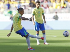 Rafinha abriu o placar contra Colômbia, mas a Seleção Brasileira cedeu o empate ainda no 1º tempo