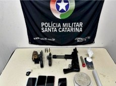 Todos os suspeitos, juntamente com a BMW, as armas e as drogas, foram encaminhados à delegacia de Polícia Civil para os procedimentos legais