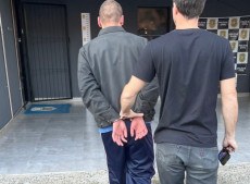 O homem foi detido, interrogado e encaminhado ao Presídio Regional de Blumenau