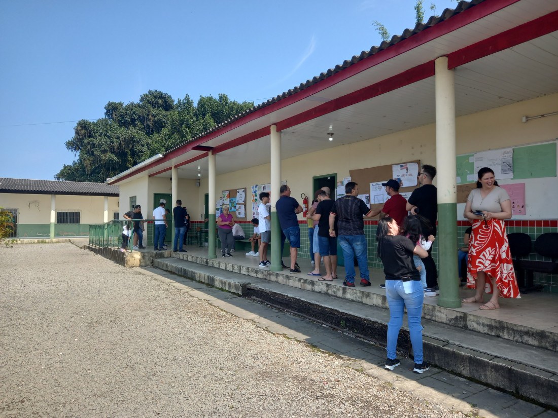 Movimento tranquilo nesta manhã na Marcos konder, em Ilhota