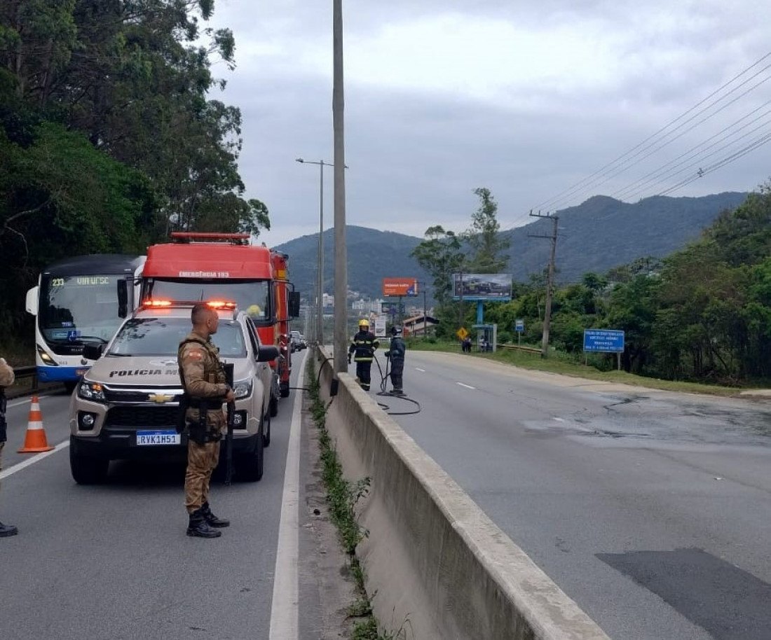 PM e bombeiros em ação