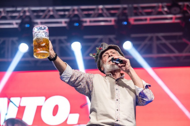 Ainda tem muita música, chope e diversão na 39ª Oktoberfest de Blumenau