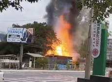 Casa ficou completamente destruída