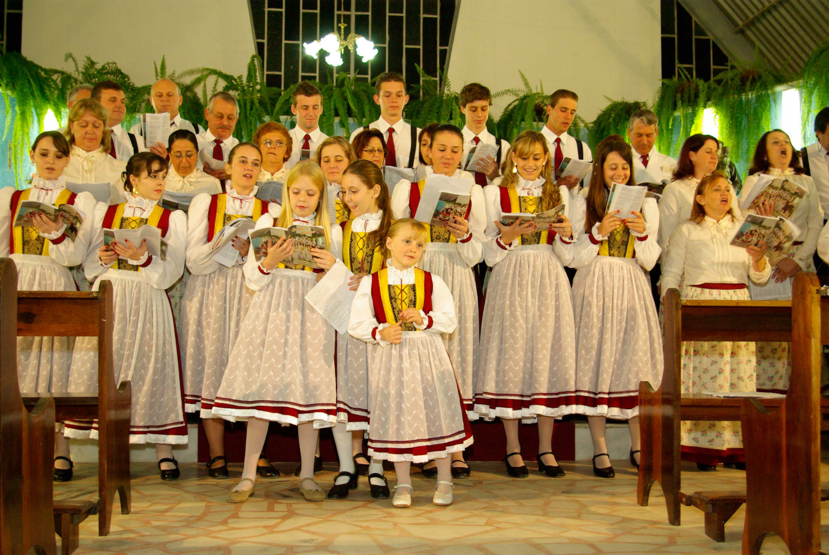 Circolo Trentino di Gasparin mantém viva as tradições italianas em Gaspar / FOTO DA NOITE ITALIANA DE 2008