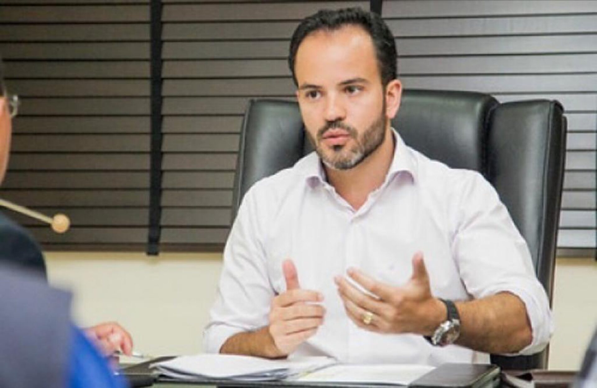 Jorginho dá posse a novos integrantes do governo, mas filho desiste da Casa Civil